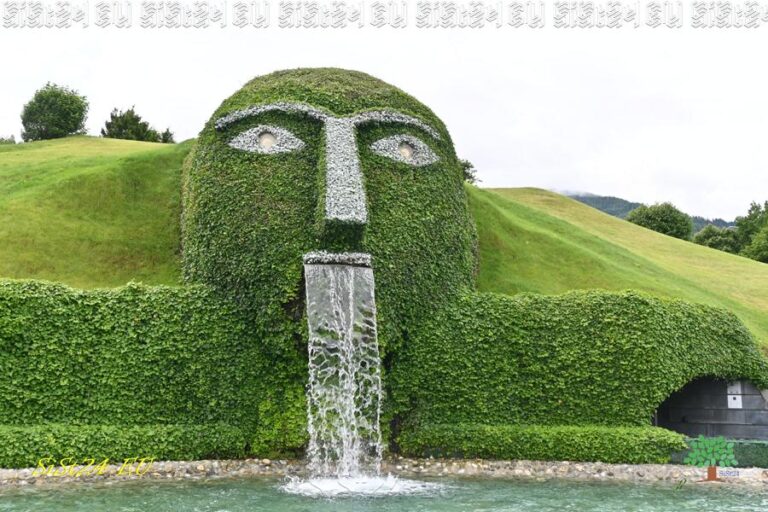 Swarovski Kristallwelten Wattens: Der Riese und seine Kammern der Wunder