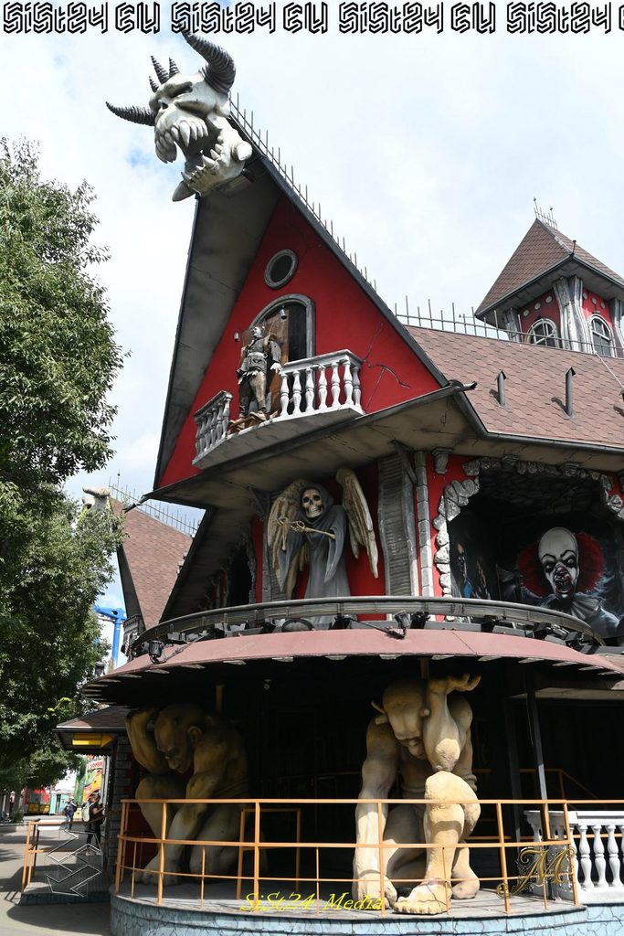 Geisterhaus-Fassade im Wiener Prater